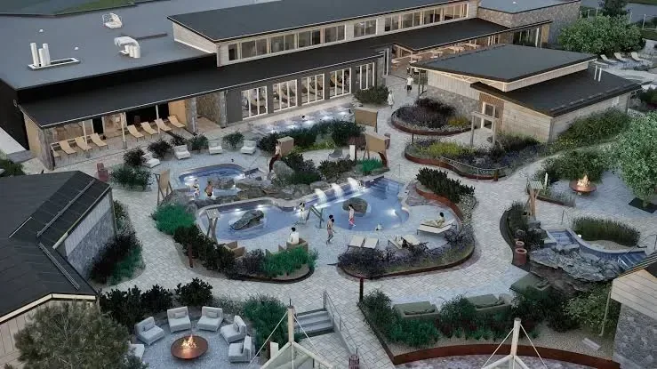 Resort grounds under open sky at Dakota Dunes Resort